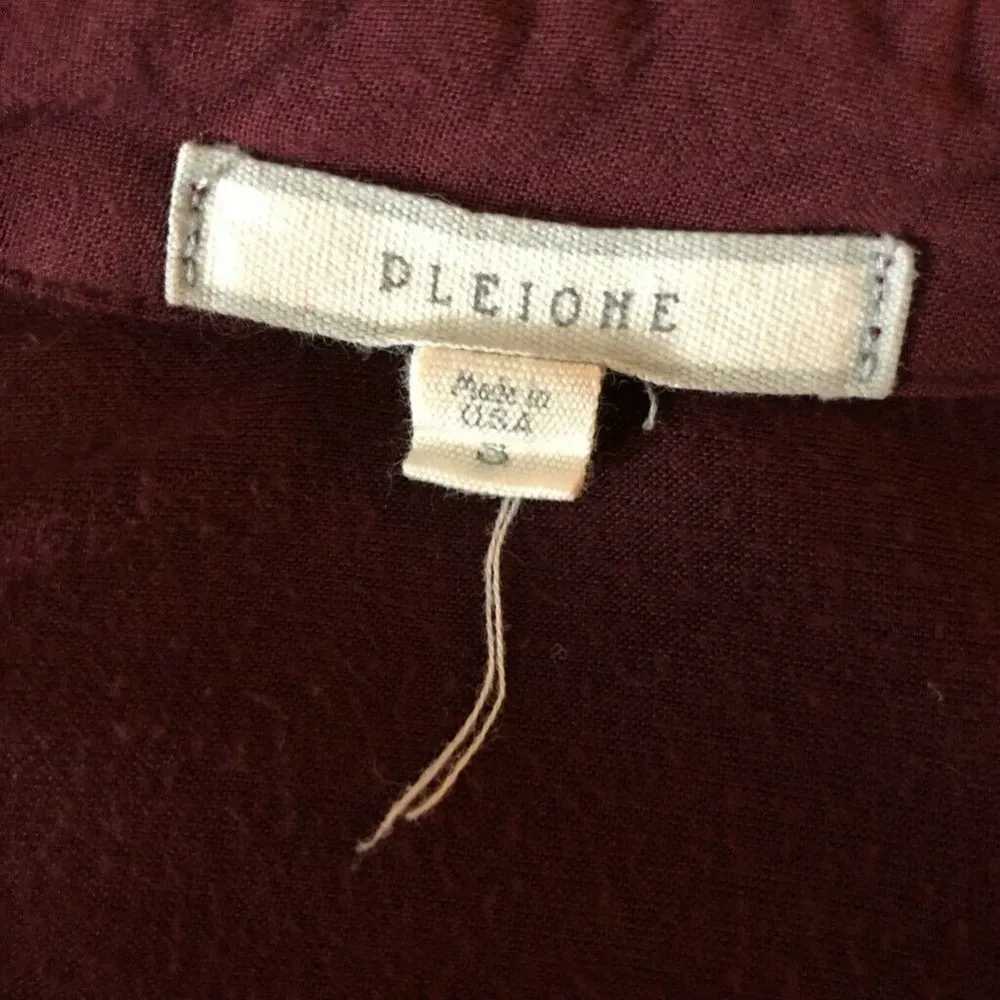 Pleione Womens Top Red Roll Tab Sleeve Shark Bite - Image 8