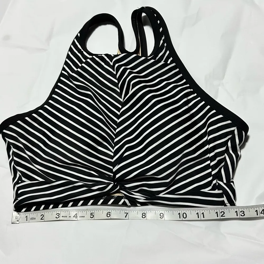 Medium Kona Sola black and white striped swim top. - Image 6