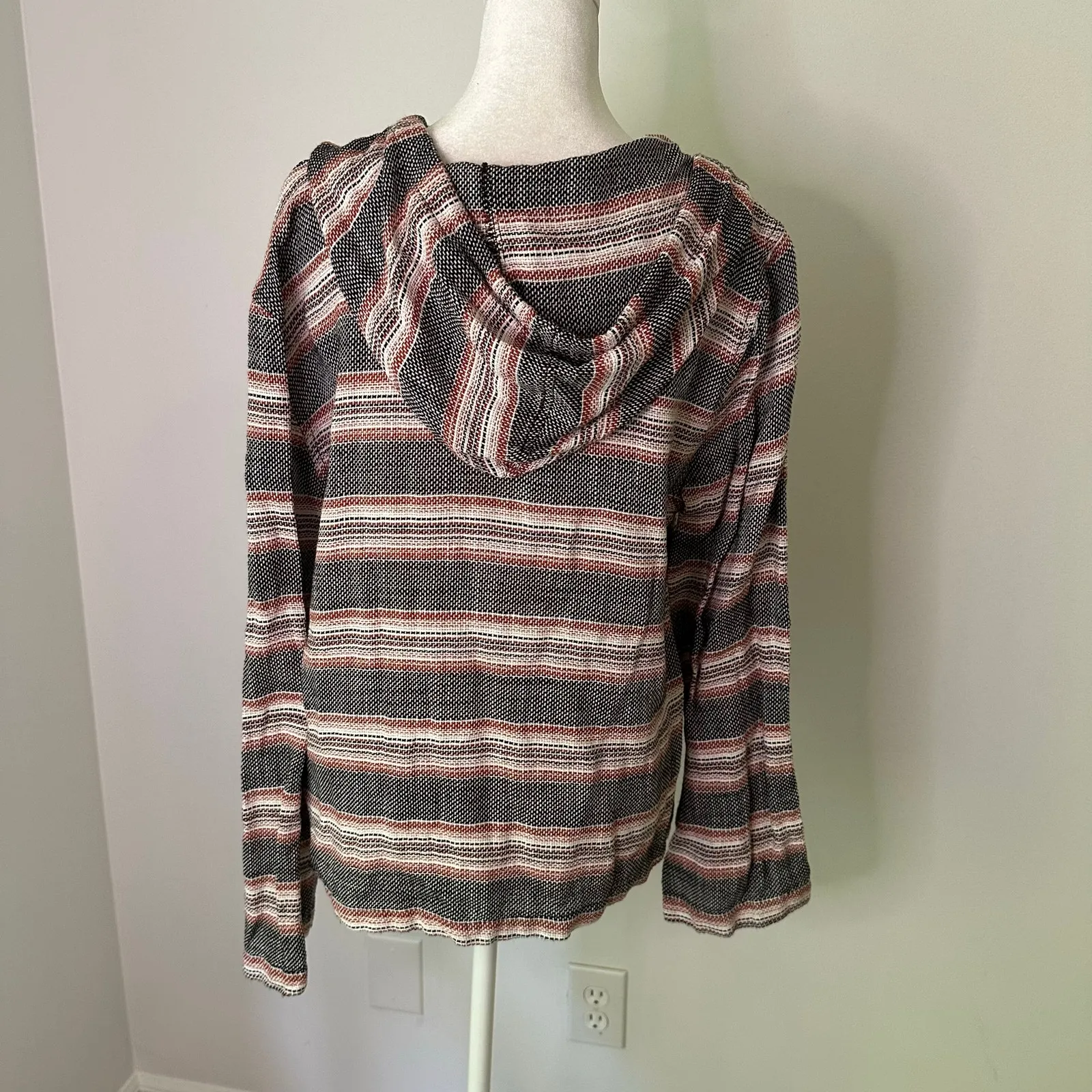 Roxy cream, black & red striped knit hooded pullover top size M - Image 4