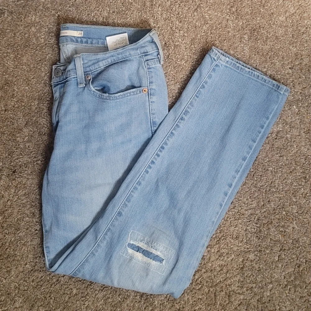 Levis Medium Wash Distressed Boyfriend Fit Jeans 28 - Image 9