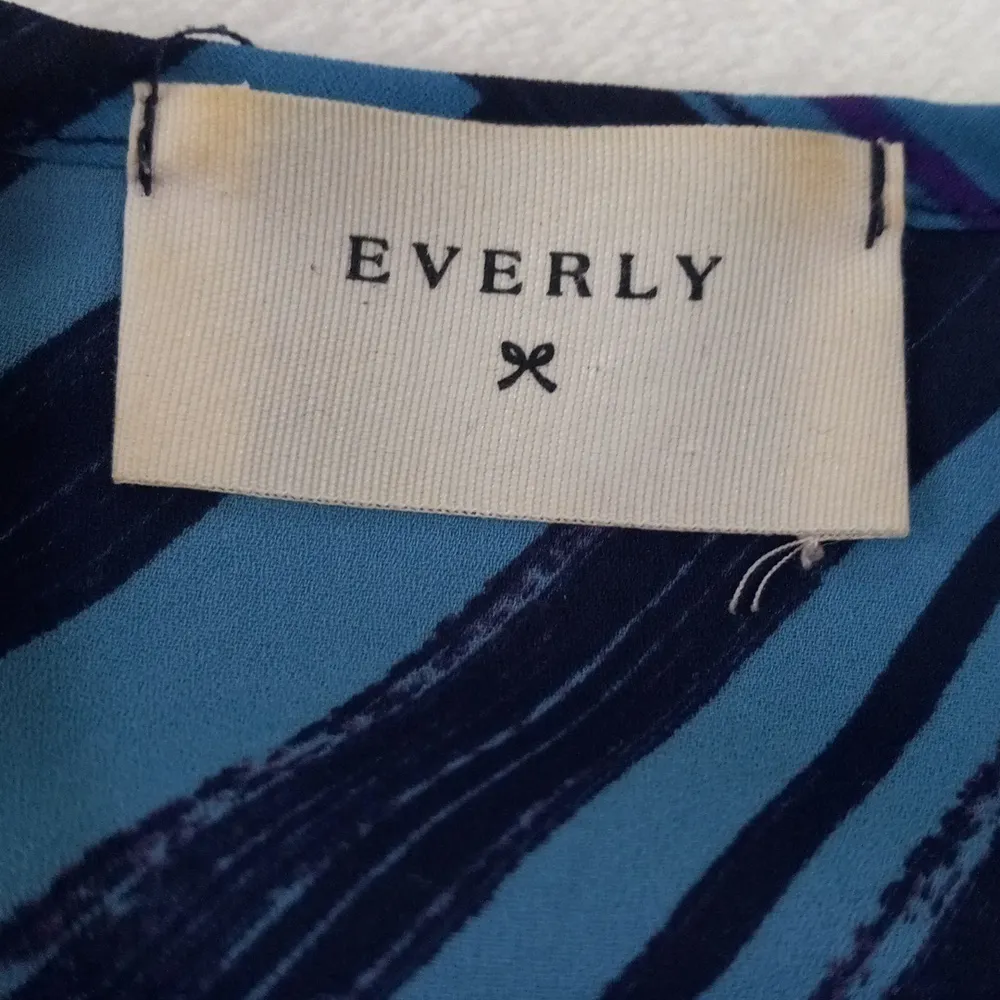 Everly Blue & Fuchsia Graphic Block Print Roll Up Sleeve Pull On Mini Dress - Image 12