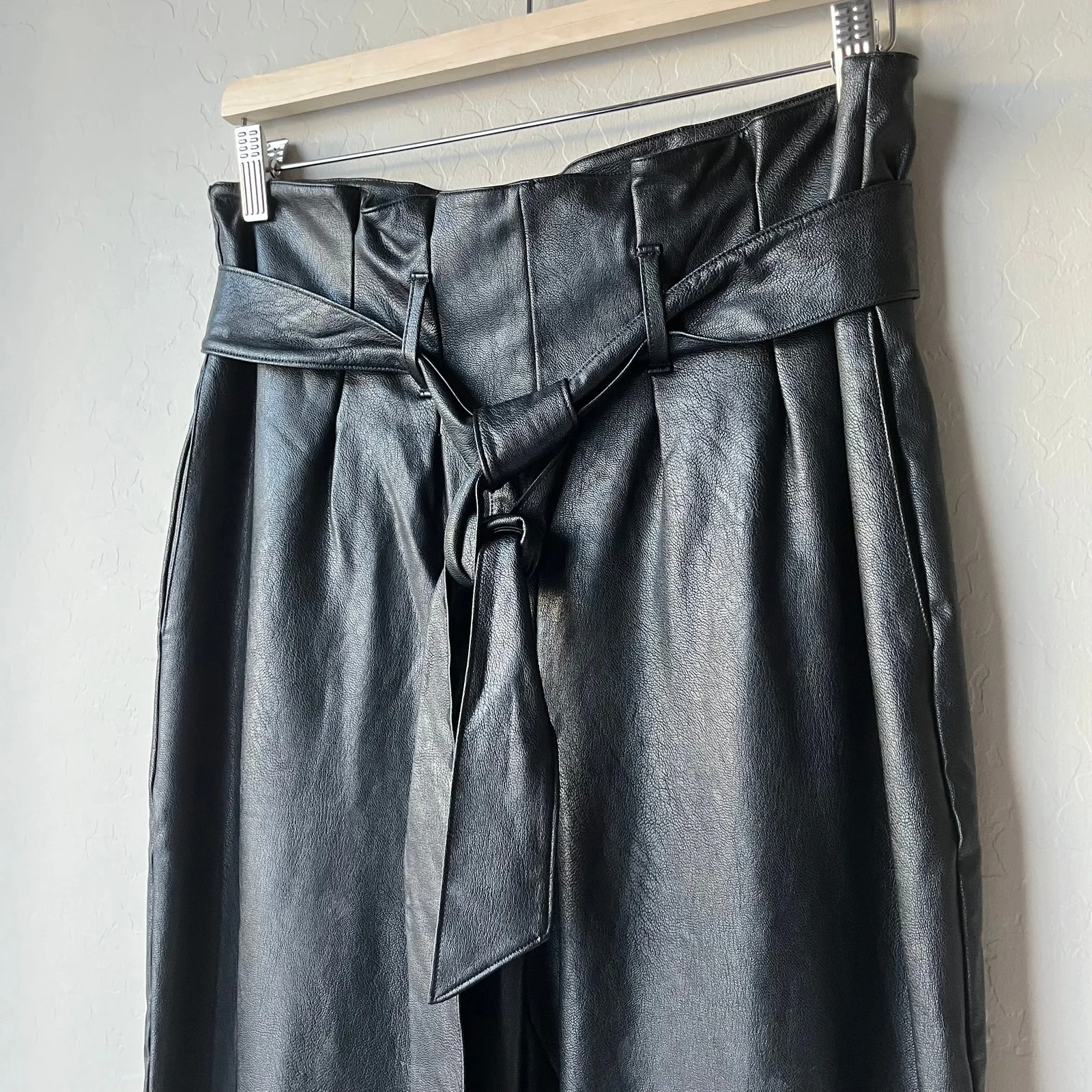 Commando Paperbag Belted High Waist Faux Leather Black Crop Pants Size Medium - Image 3