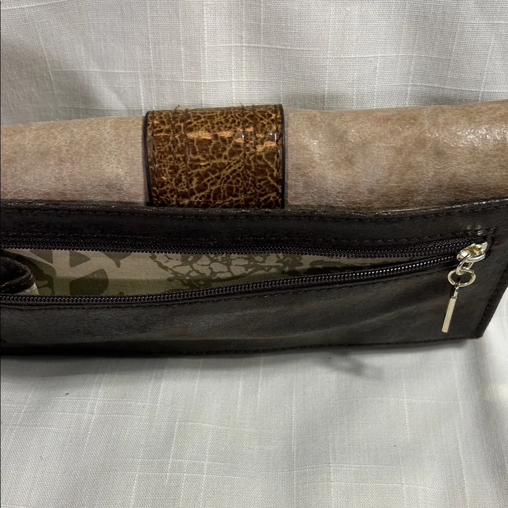 Guess Tri-Tone Wallet - Image 3