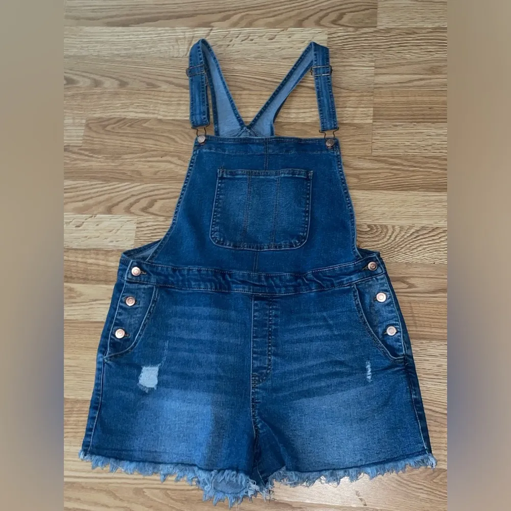 No Boundaries Women’s overalls size Large Distressed Blue Denim Relaxed frayed - Image 6