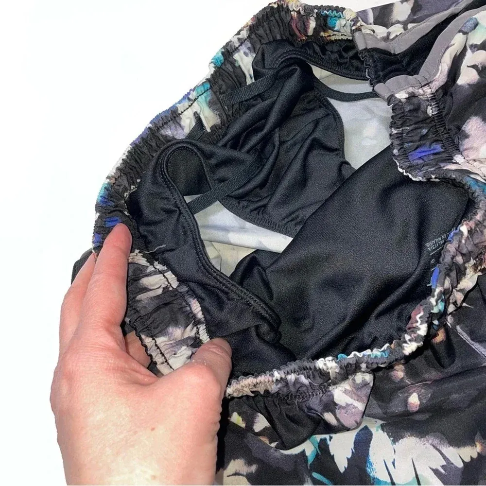 Nike Tempo Floral 3 inch Running Shorts Size Small - Image 7