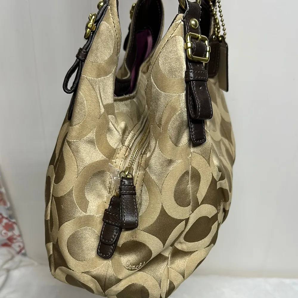 Coach Maggie Optic Khaki canvas shoulder bag Purse! - Image 13