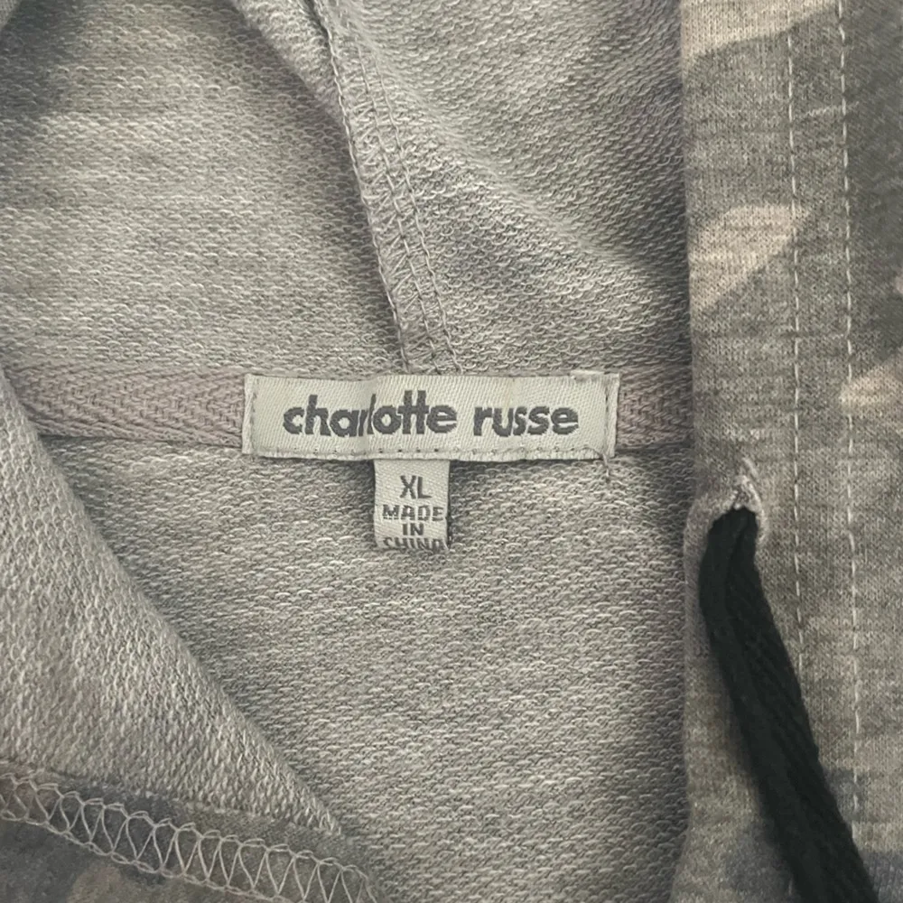 Charolette Russe Cropped Camo Hoodie, Size XL - Image 5