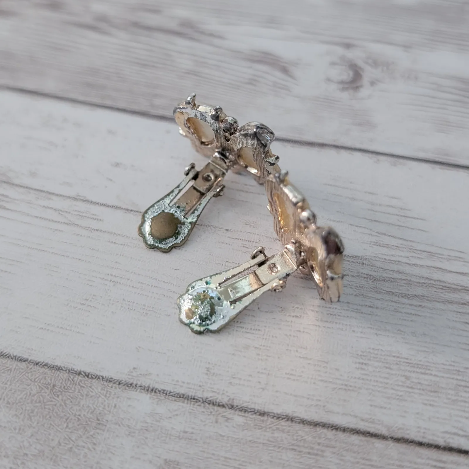 Vintage Clip On Earrings Statement Mother of Pearl & Gold Tone Regal - Image 5