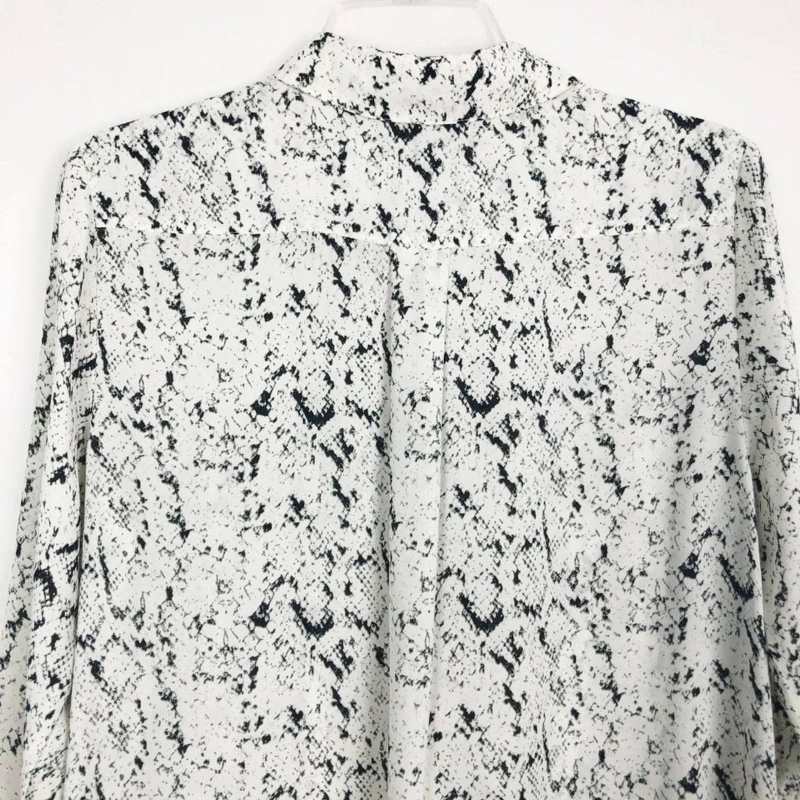 Premise Studio Women's Long Sleeve Snake Print Top Size Medium - Image 7