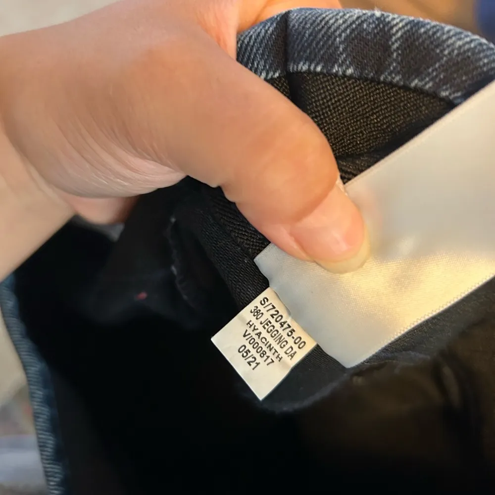 Old Navy Rockstar Super Skinny Pull On Jeggings - Image 4