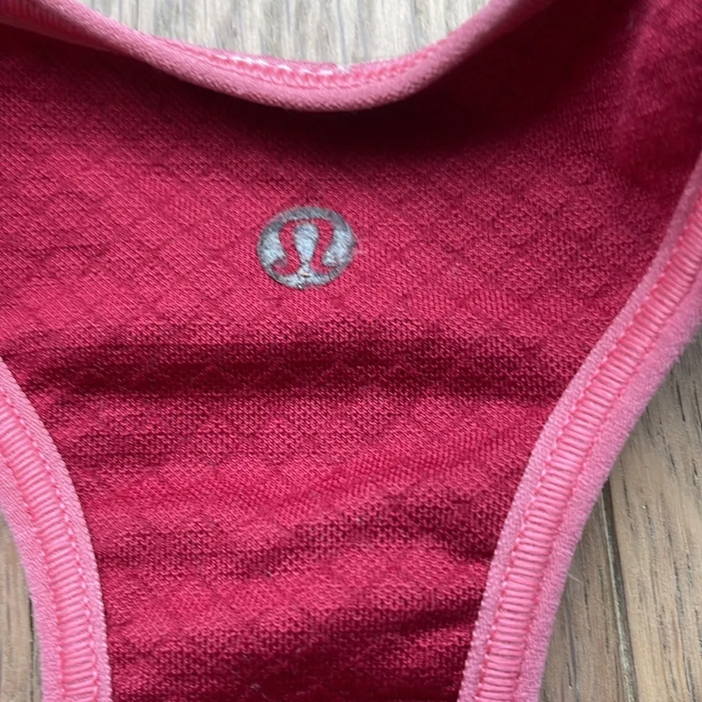 lululemon sports bra in a size 0 - Image 3