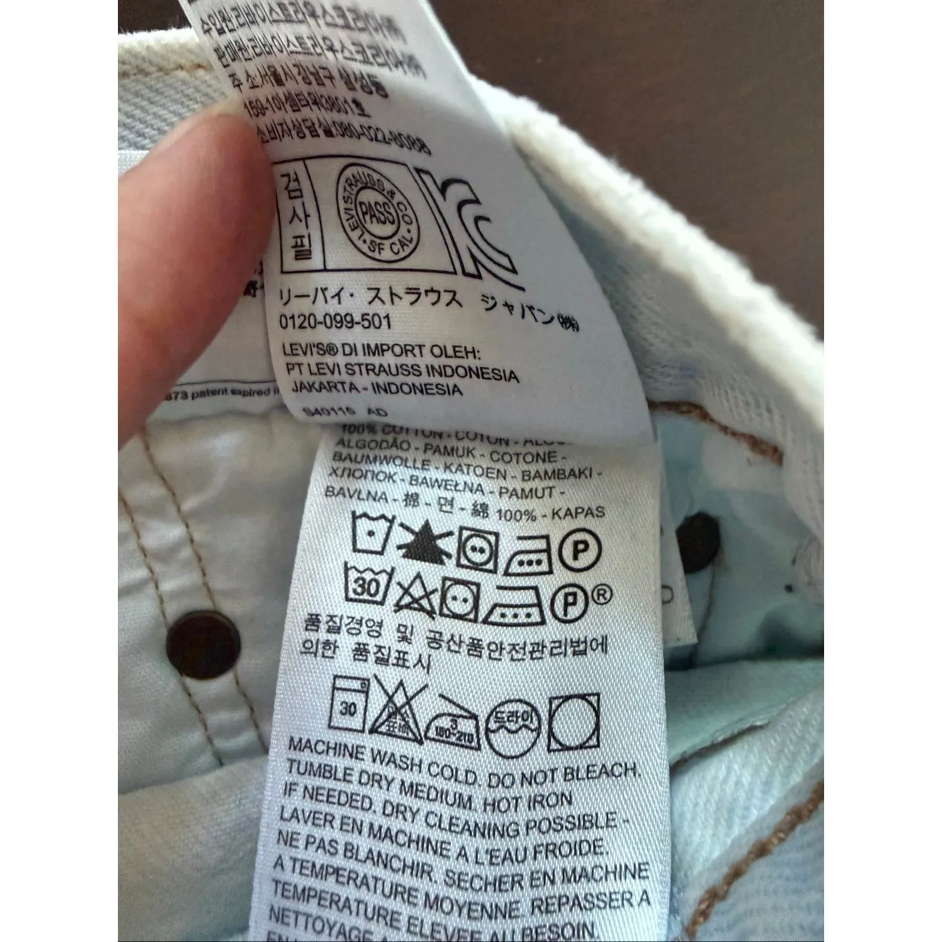 Levi’s 501 White Cut Off Denim Shorts 26 - Image 13