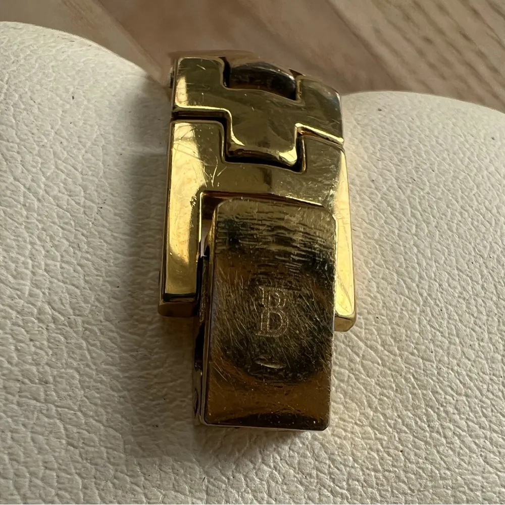 Bulova Gold Tone Vintage Ladies Watch Rare Quartz 97T47 - Image 10