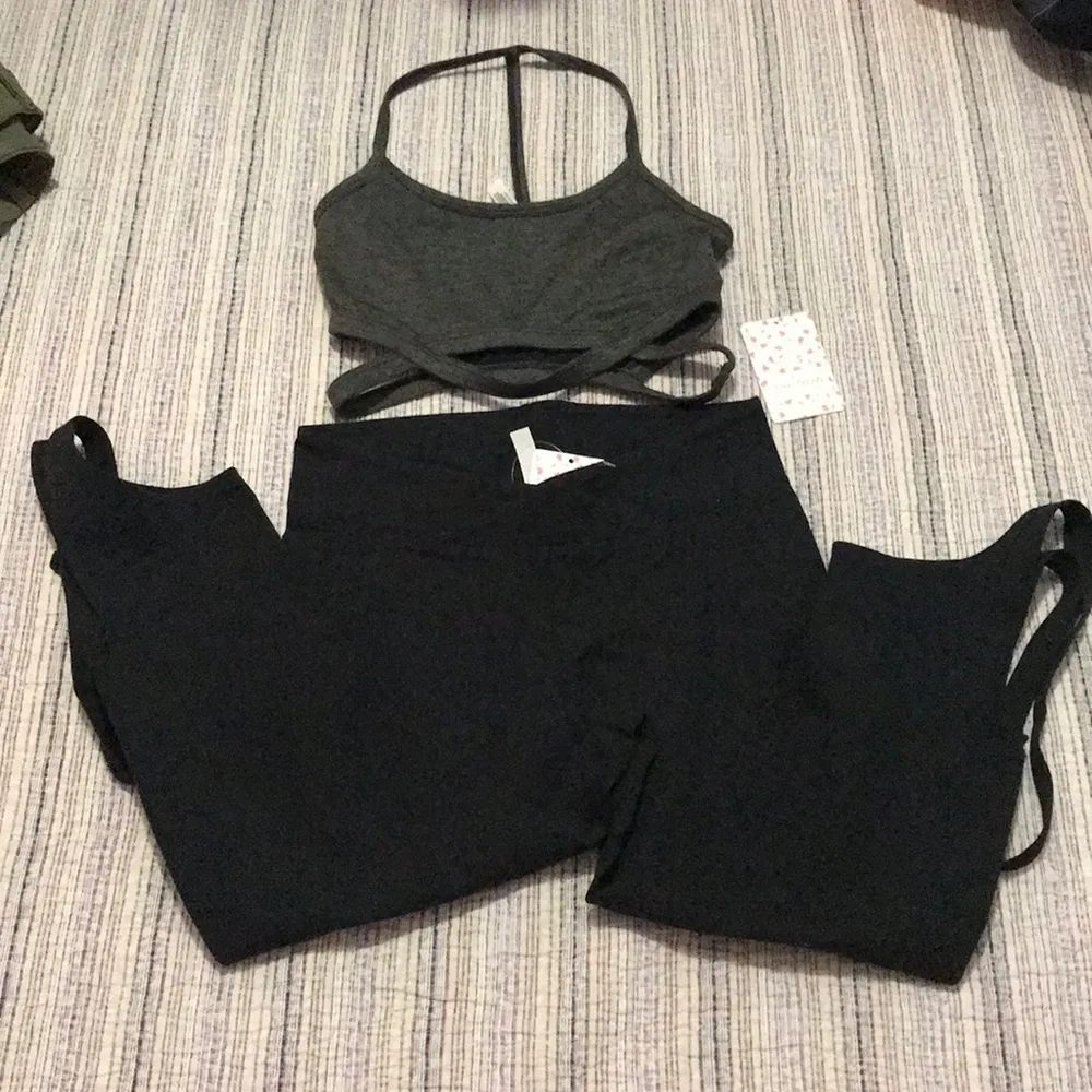 Free People Movement Turnout Yoga Capris & top SET - Image 7