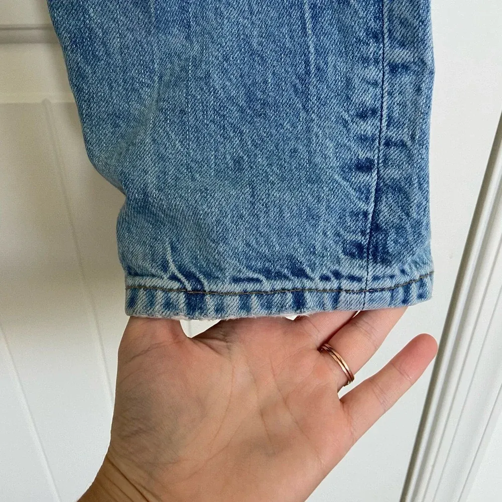 EUC | Bershka women’s light wash ripped straight cut jeans —‎ size 6 - Image 3