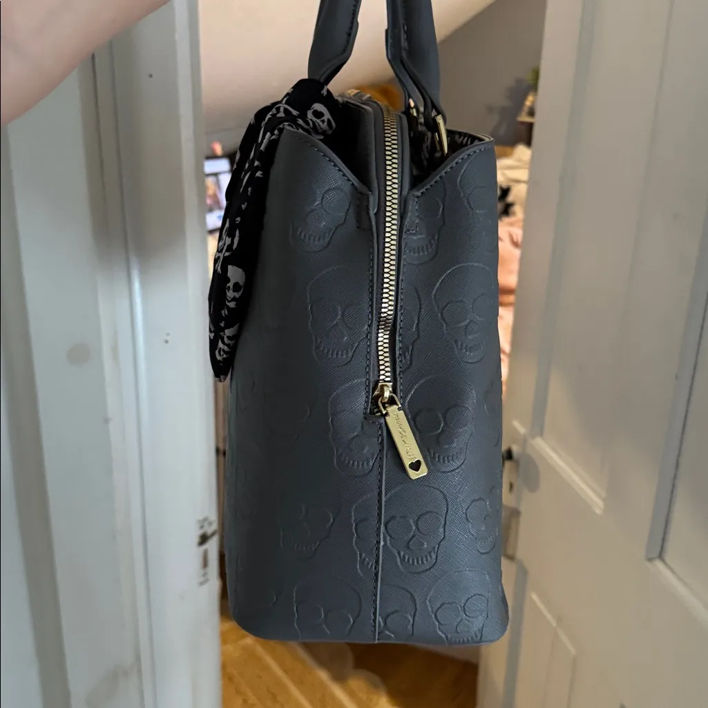 Betsey Johnson Gray Skull Tote Bag With Crossbody Strap - Image 12