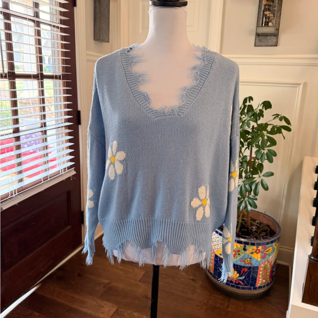 Just Polly NWOT Blue Daisy Print Destructed Oversized Sweater Size XL - Image 2