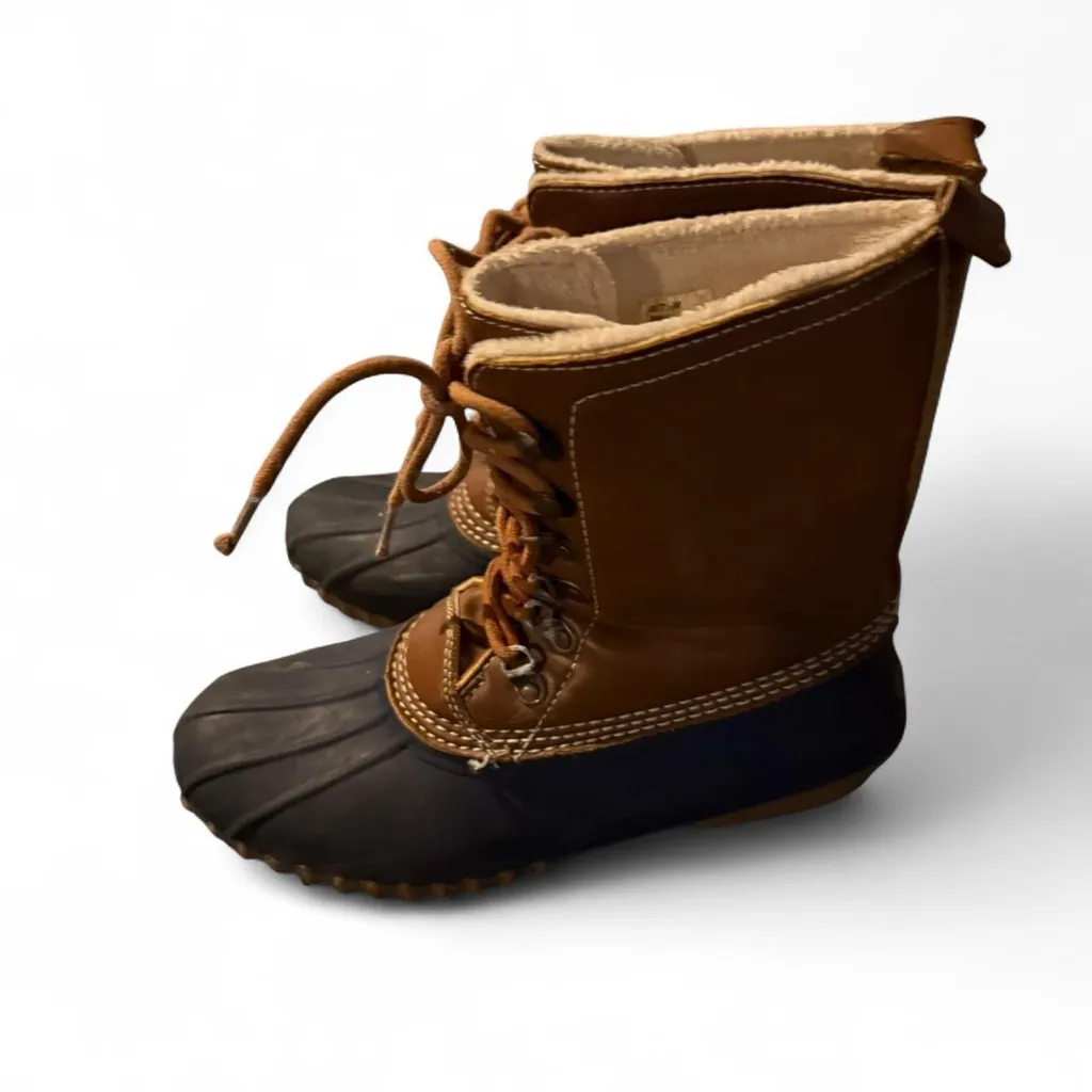 Brown and navy ESpirit duck boots. - Image 2