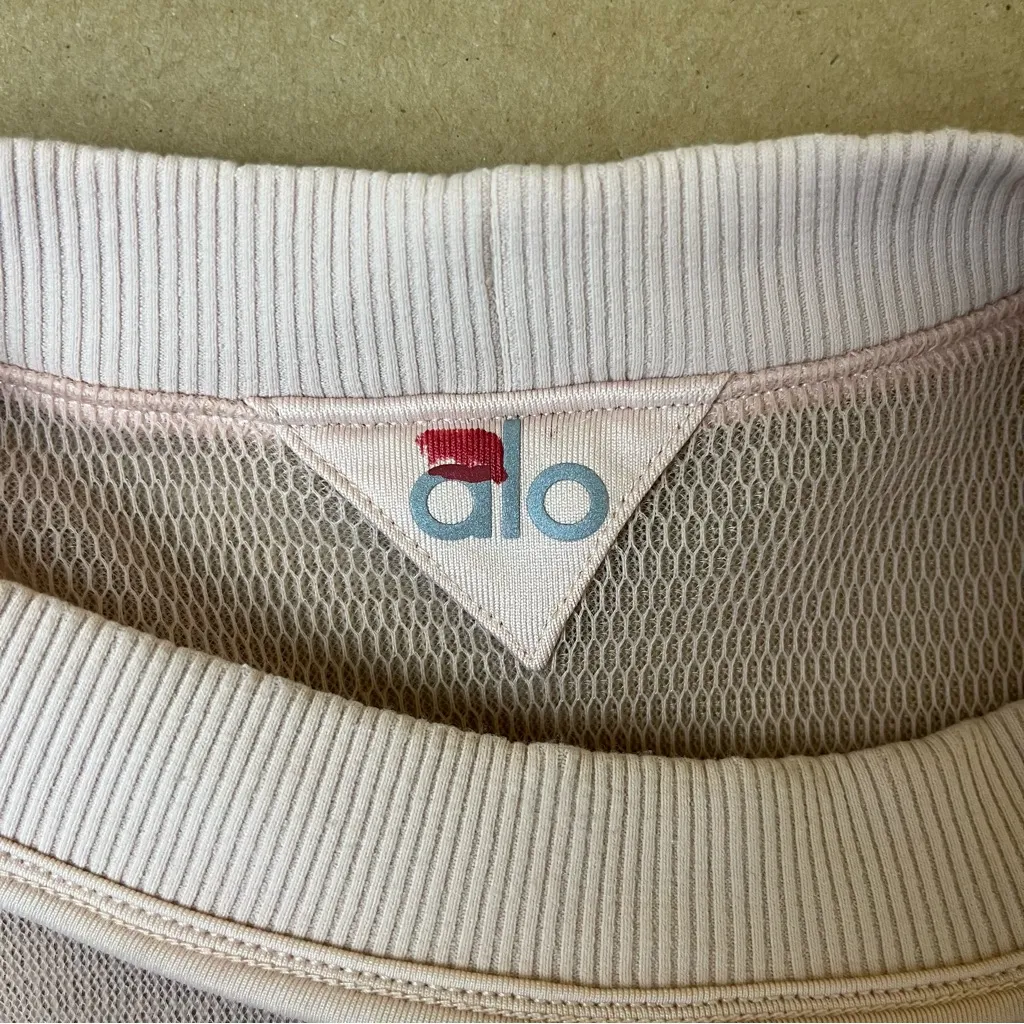 ALO Row Mesh Cropped Top in Rose Gold - Image 7