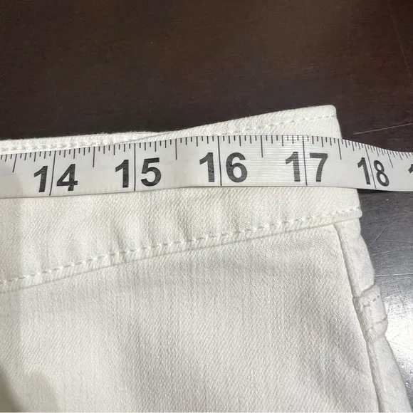 Universal Thread White Denim Shorts 14/32R‎ | Summer Classic, BBQ-Approved - Image 8