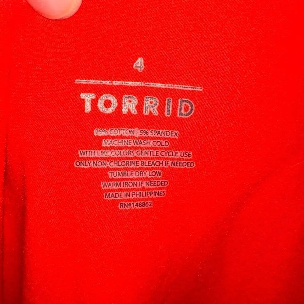 Torrid bright red v-neck size 4x knit sleeveless top - Image 3