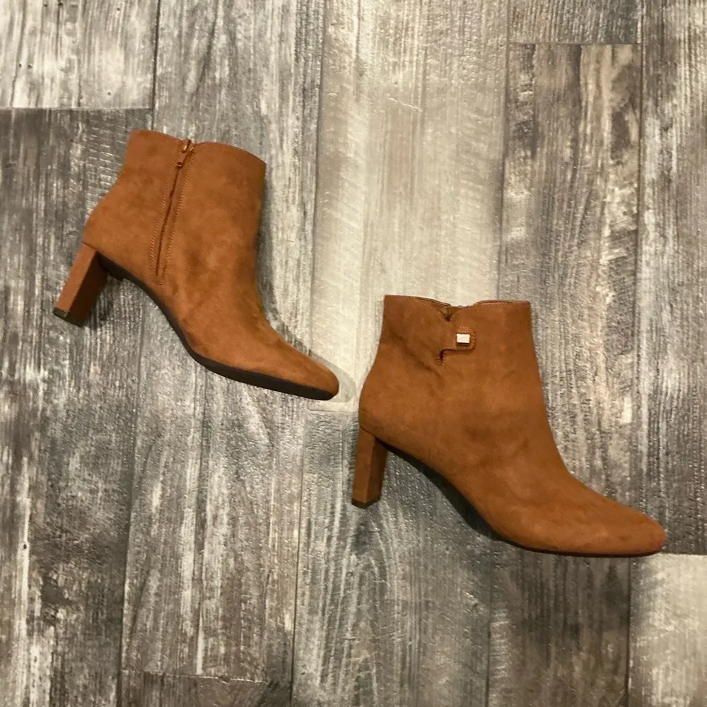 ALFANI Elegant Tan Ankle Boots Size 8 - Image 10