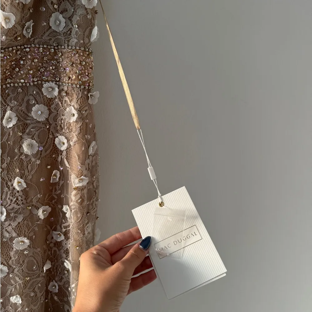 MAC DUGGAL NWT Floral Appliqué Sleeveless Midi Dress in Ivory Nude 4 - Image 8