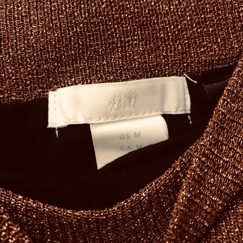 - H & M Rose Gold glitter pencil skirt size Medium - Image 4