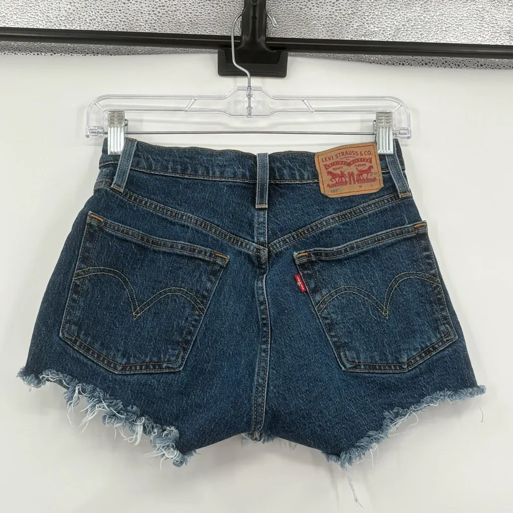 Levi‎ 501 jean shorts 24 - Image 2