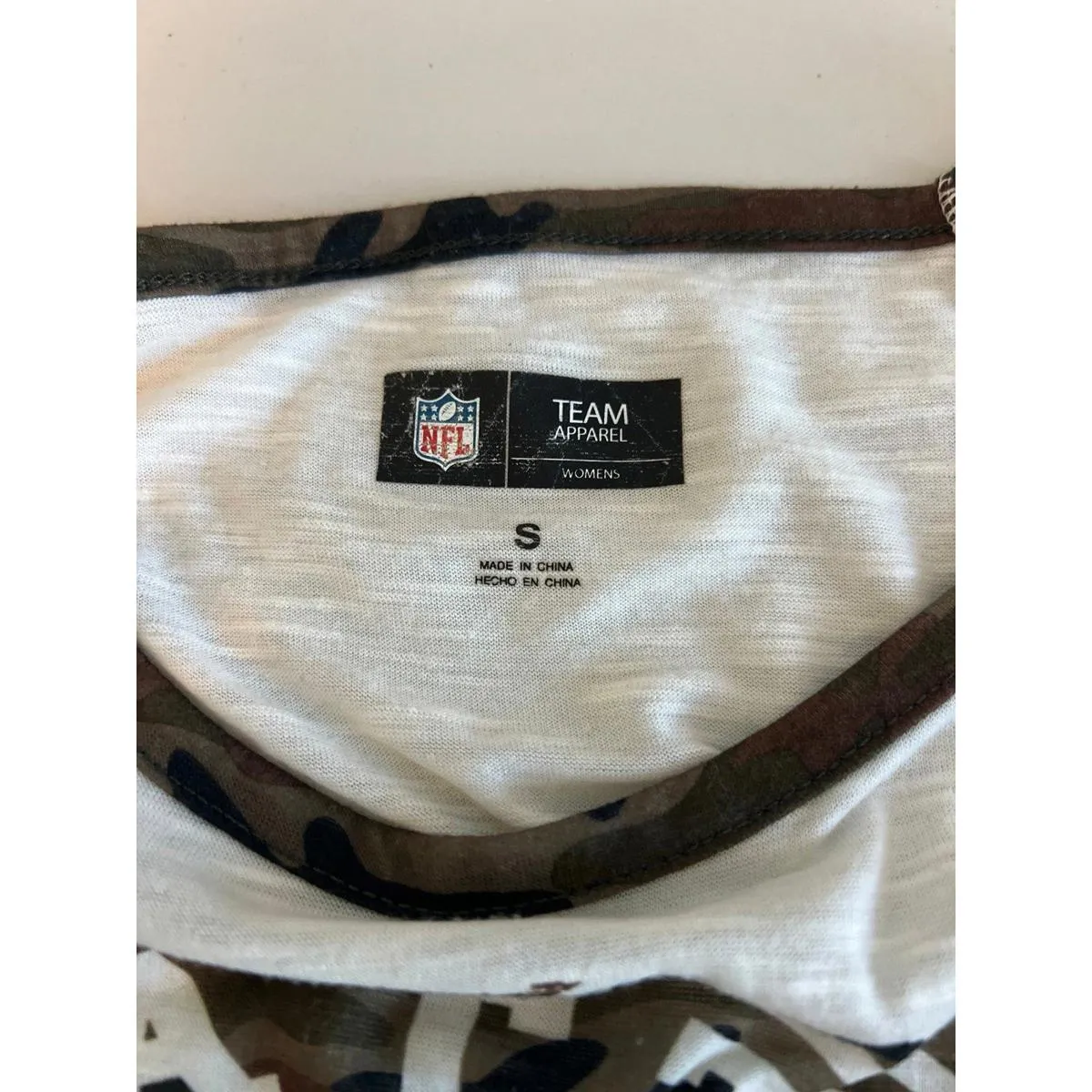 NFL Team Apparel Seattle Seahawks Camo Raglan TShirt Size Small - Image 5