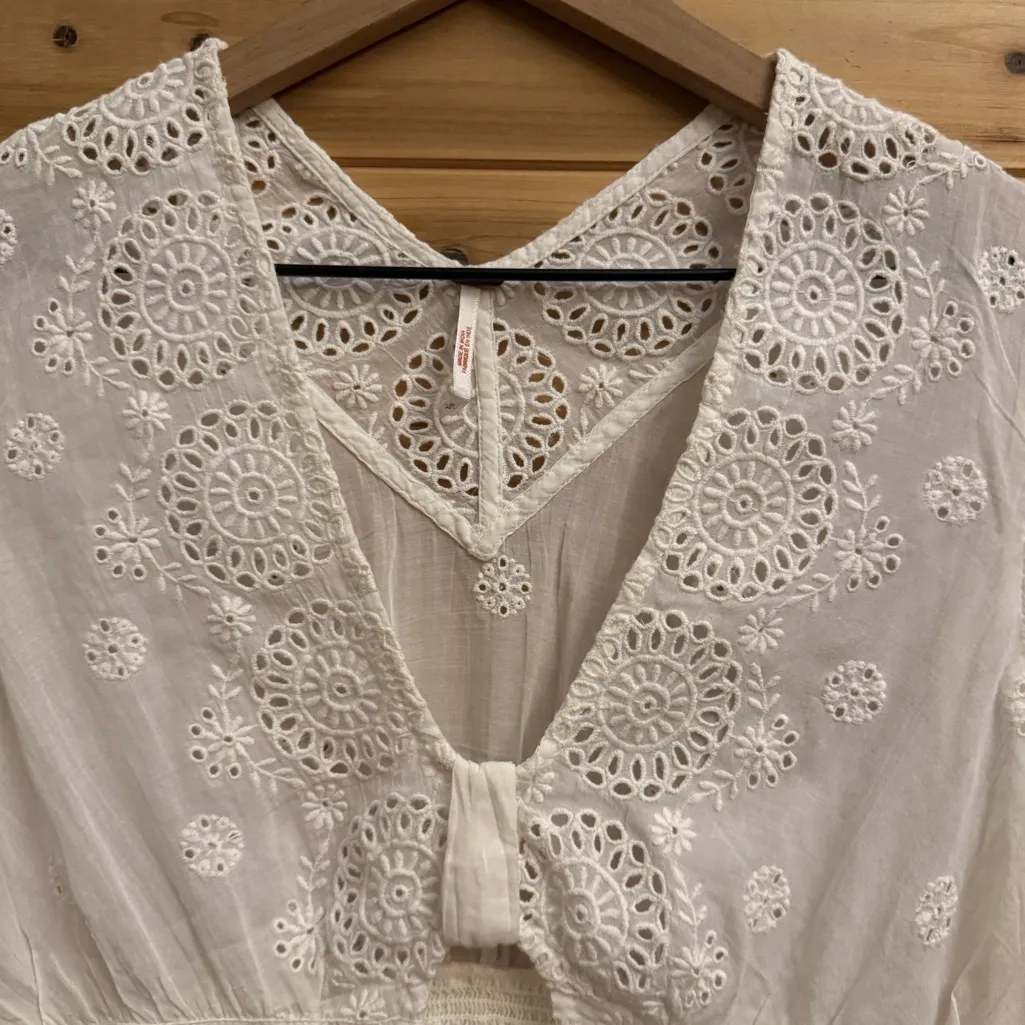 Free People Size Small Rayon Cotton Eyelet Cut Out Babydoll Short Sleeve Blouse - Image 4
