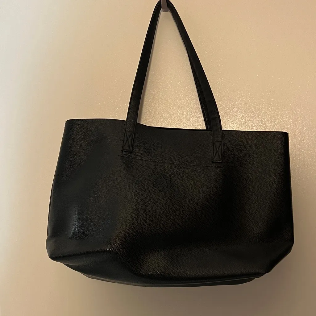 Sleek Black Vegan Shoulder Tote Bag - Image 6