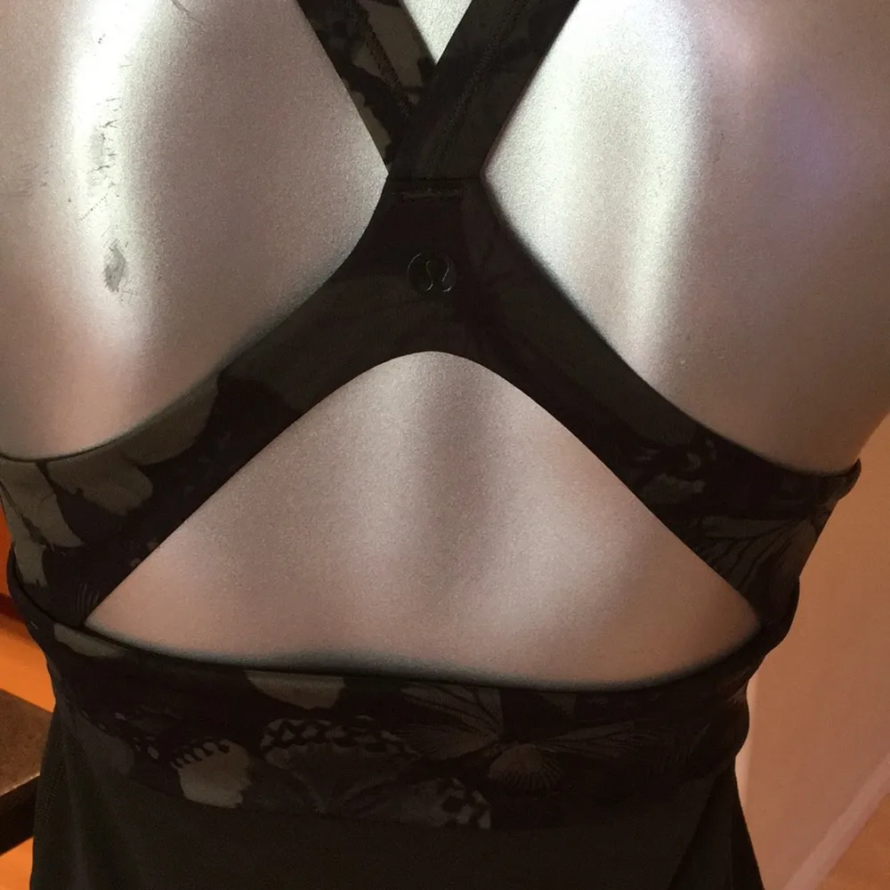 Wrap It Up tank GREAT condition like new. Super cute color and style. - Image 8