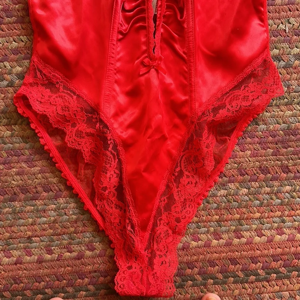80s VINTAGE RED SATIN & LACE LINGERIE SEXY BODYSUIT Size M - Image 3