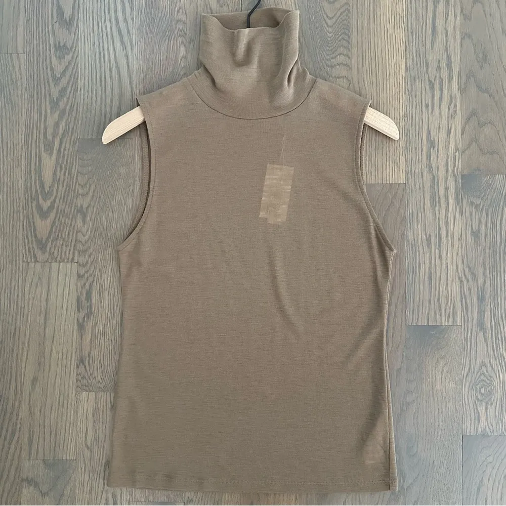 NWT Vince 100% Wool Sleeveless Turtleneck Shell Top in Camel Tan Size Large - Image 7