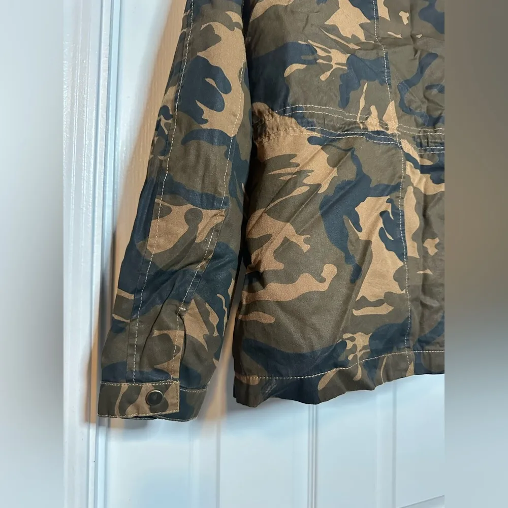 Miss London Black Label Cotton Blend Camouflage Hooded Waist Cinched Jacket - Image 9