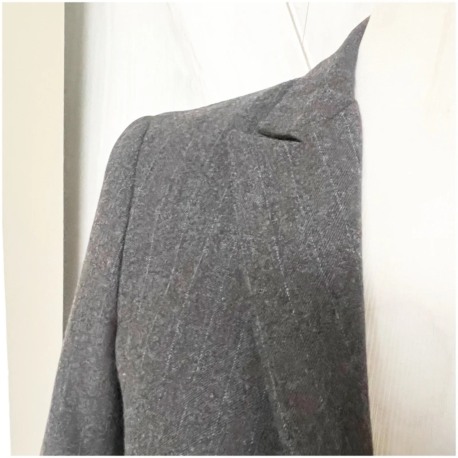 Theory Women’s Wool Pinstripe Two Button Blazer Size 6 Gray Preppy Office City - Image 10