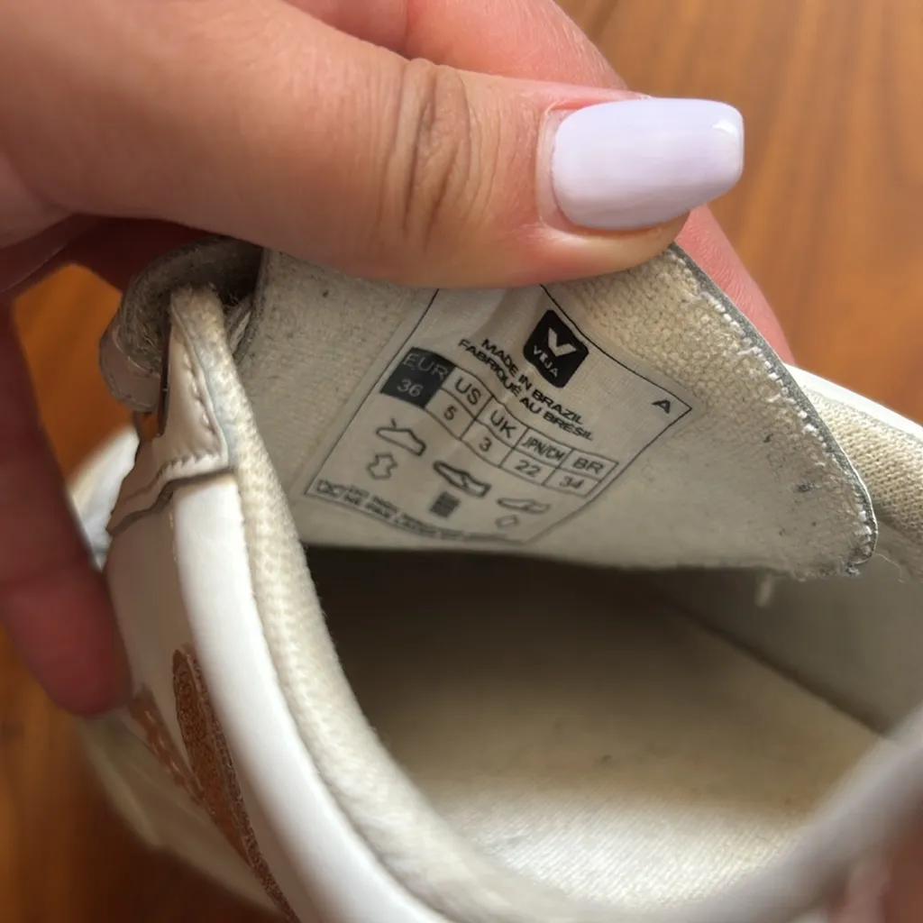 VejaM 3-Lock Esplar Low Sneakers in White and Gold Madewell Exclusive - Image 10