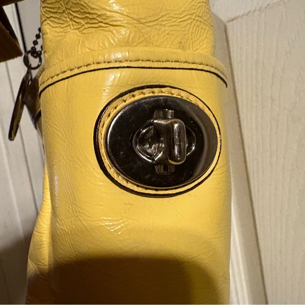 Coach Y2K Gallery East West Yellow Patent Leather Pleated Tote - Image 6