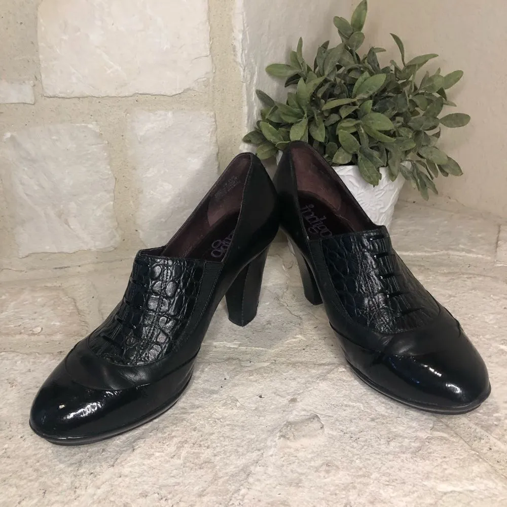 Indigo by Clarks black leather/patent leather low booties sz 10 - Image 2