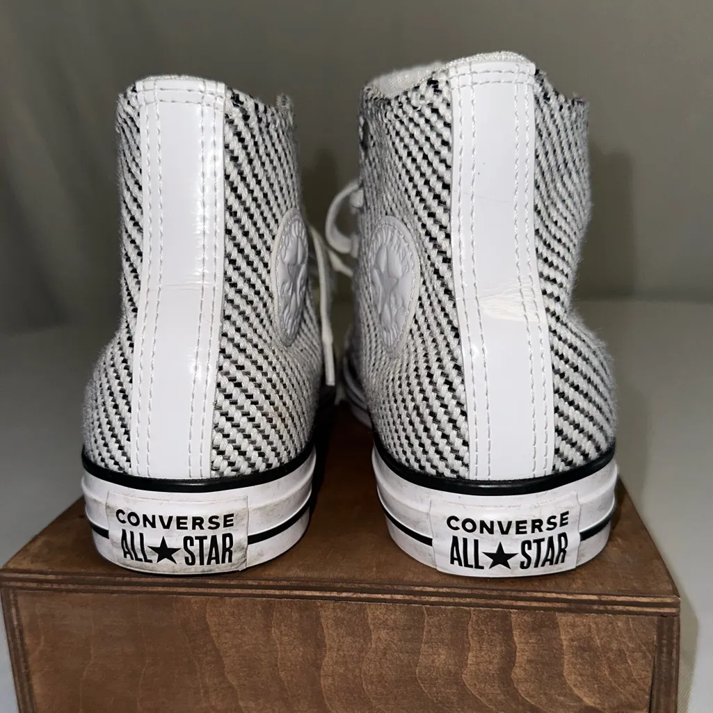 Converse • Women’s White/Black Mason All Star Ox 562460F Sz 6 Sneakers - Image 4