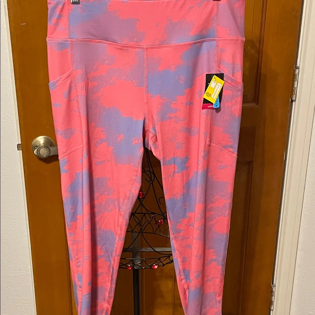 🏃‍♀️🏃‍♀️🏃‍♀️BOGOHO 🏃‍♀️🏃‍♀️🏃‍♀️Pink and Purple Camouflage Leggings-Large - Image 2