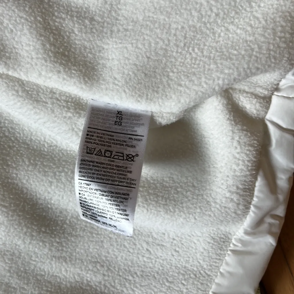 Old navy 🤍 vest - Image 6