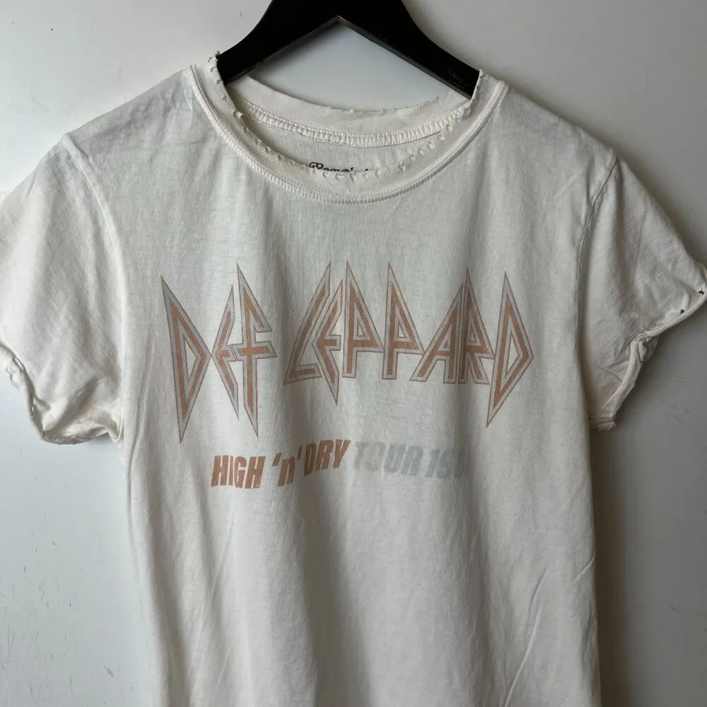 Distressed Def Leppard T Shirt Womens White Medium M Music Band Graphic Tee Logo - Image 5