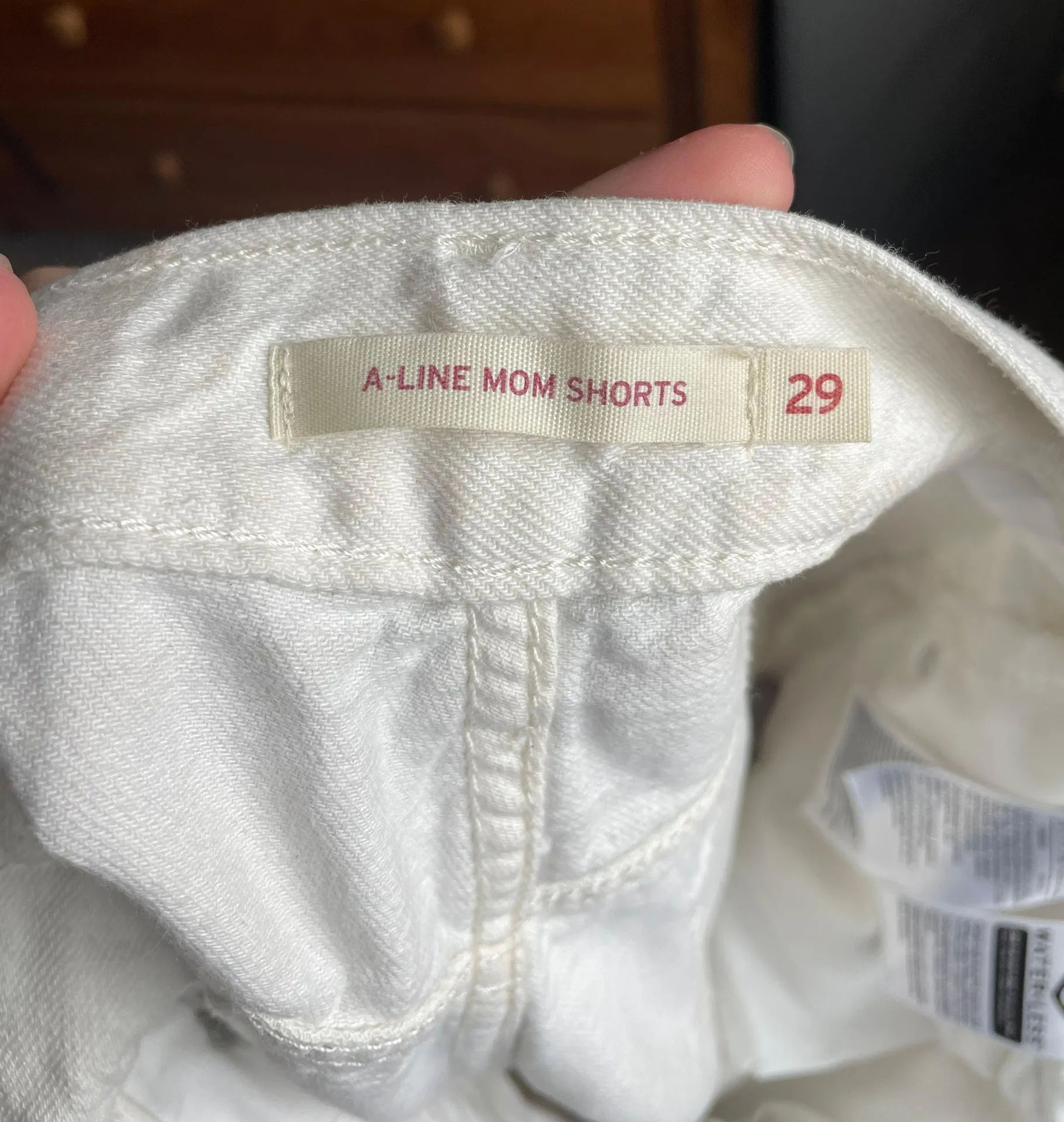 Levi’s Mom Shorts - Image 4