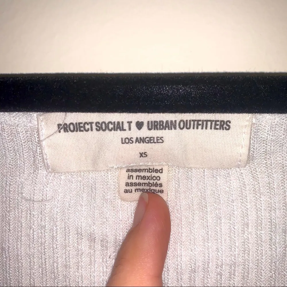 🏷Urban Outfitters Cute bow tie front crop top - Image 4