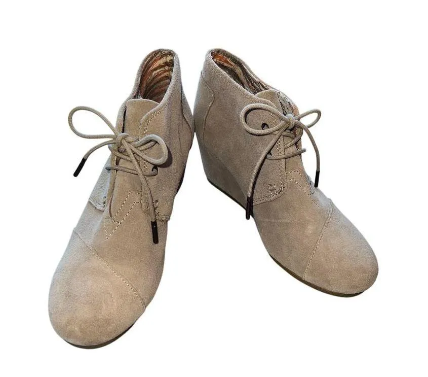 TOMS Sand Suede Lace Up Wedge Booties Women's Size 8.5 Cottage Boho Minimalist - Image 3