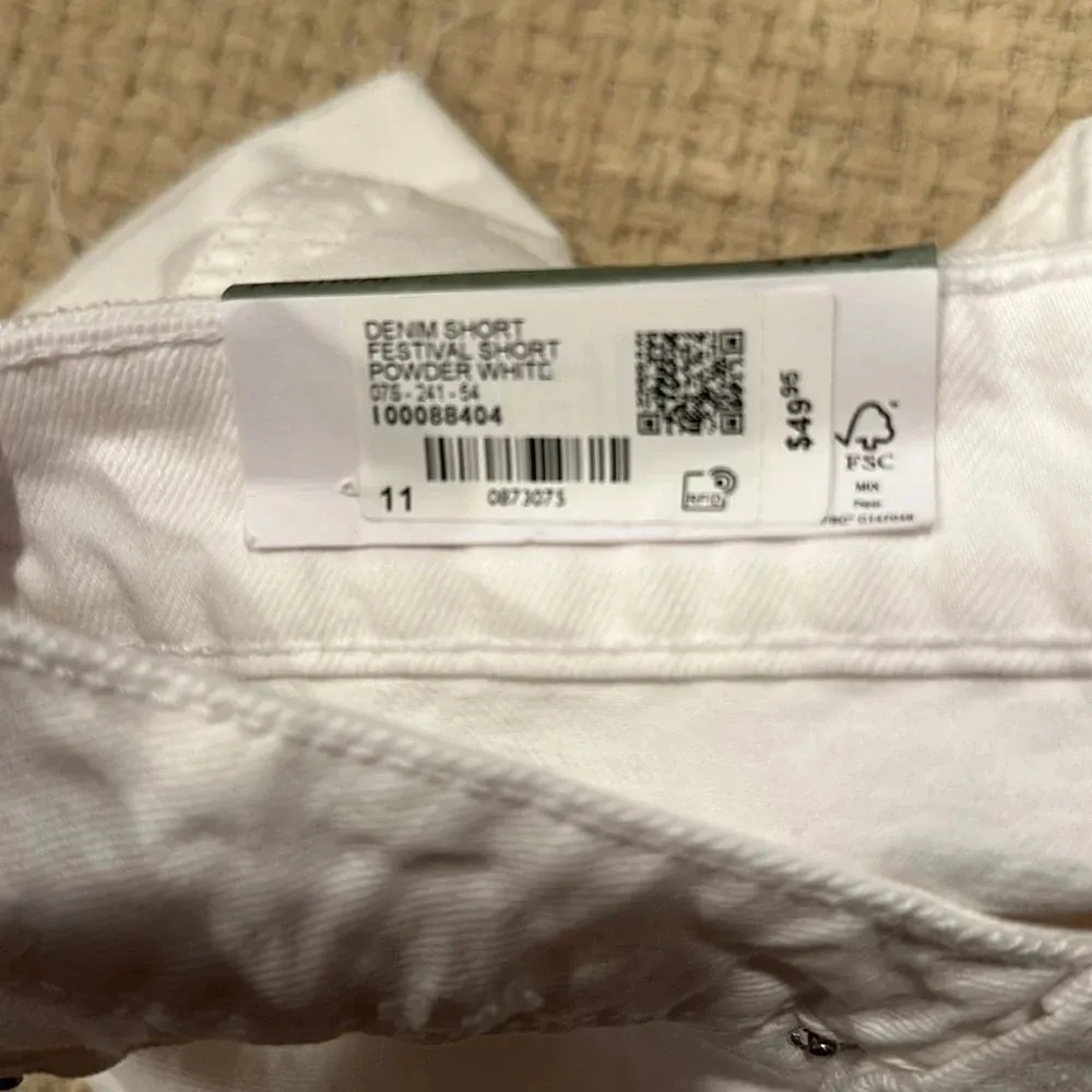 Garage Denim shorts women’s 11 White Size 30 - Image 5