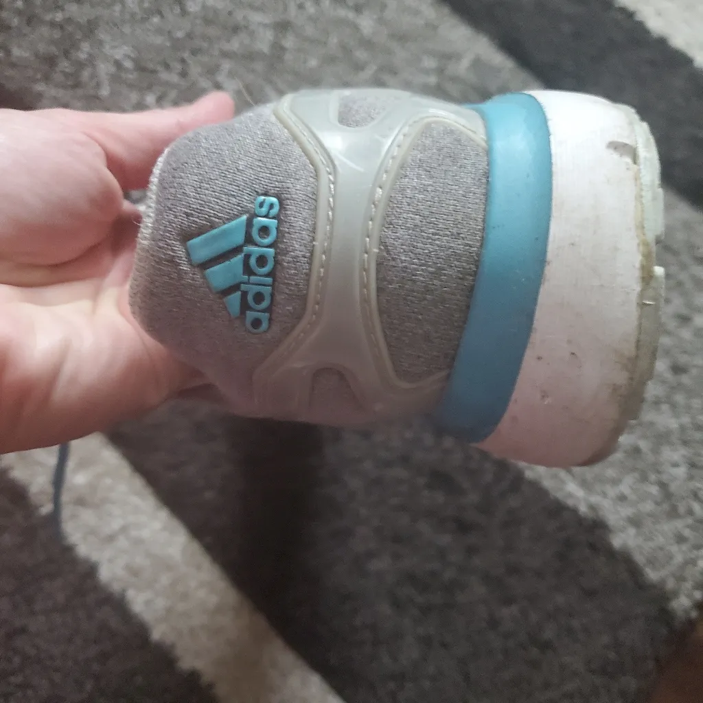 Adidas tennis shoes size 10 women's in gray and blue - Image 4