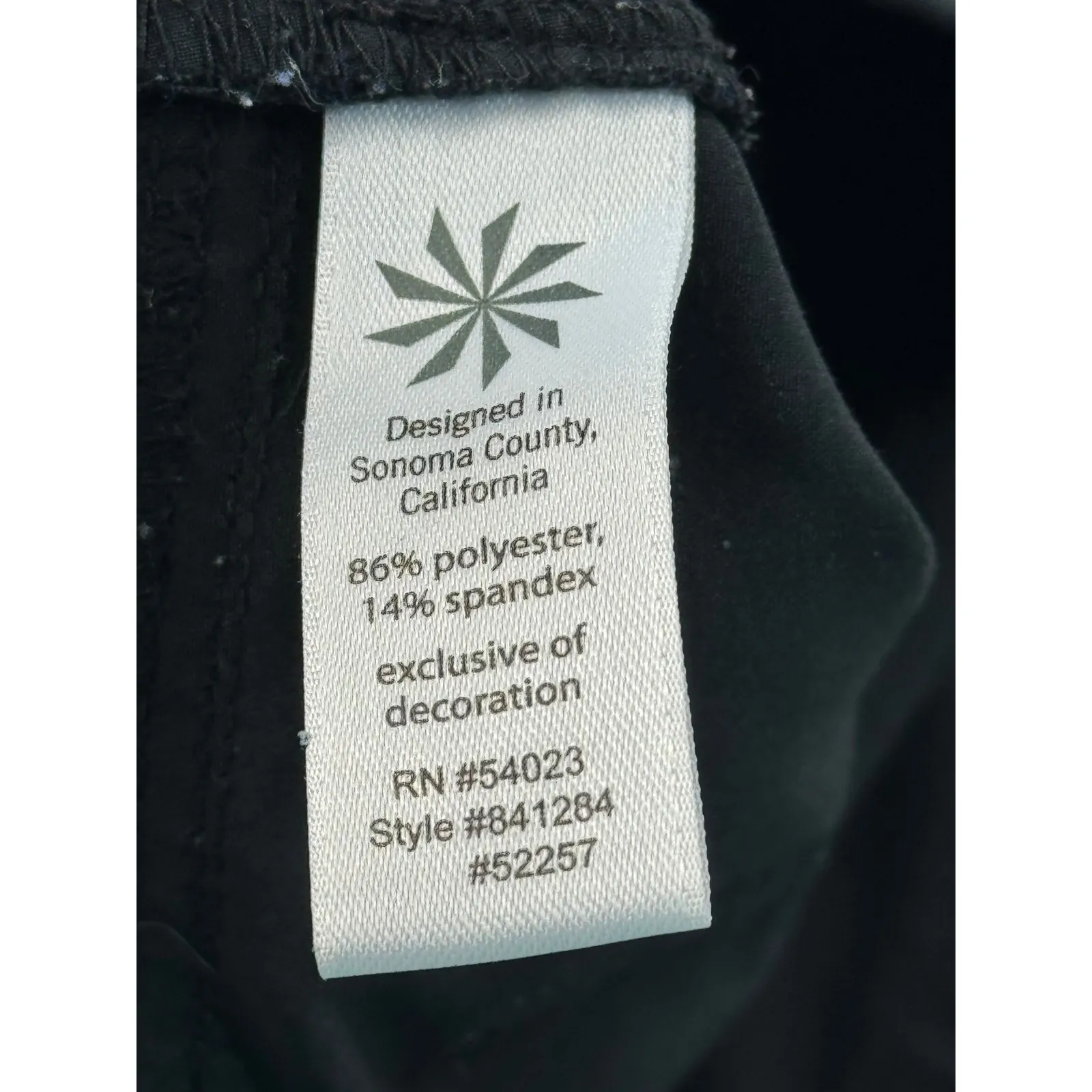 Athleta Black Cargo Capri Pants Cropped Outdoor Hiking Travel Womens Size 8 - Image 7